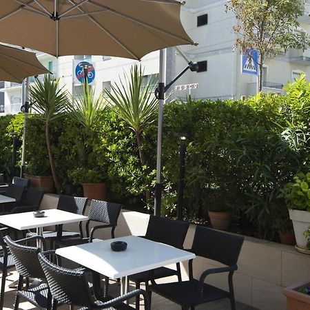 Hotel Imperiale Riccione Esterno foto