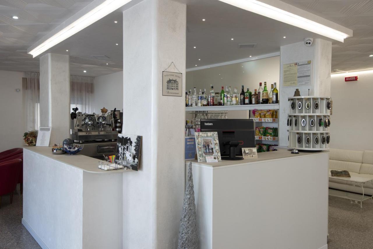 Hotel Imperiale Riccione Esterno foto