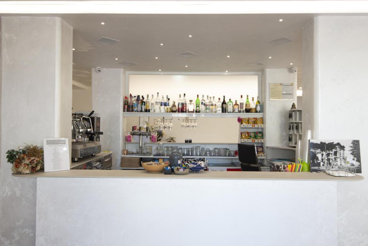 Hotel Imperiale Riccione Esterno foto