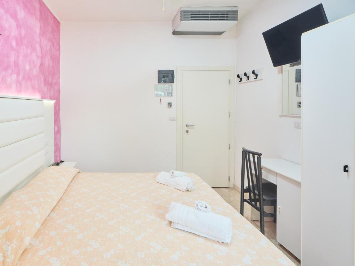 Hotel Imperiale Riccione Esterno foto