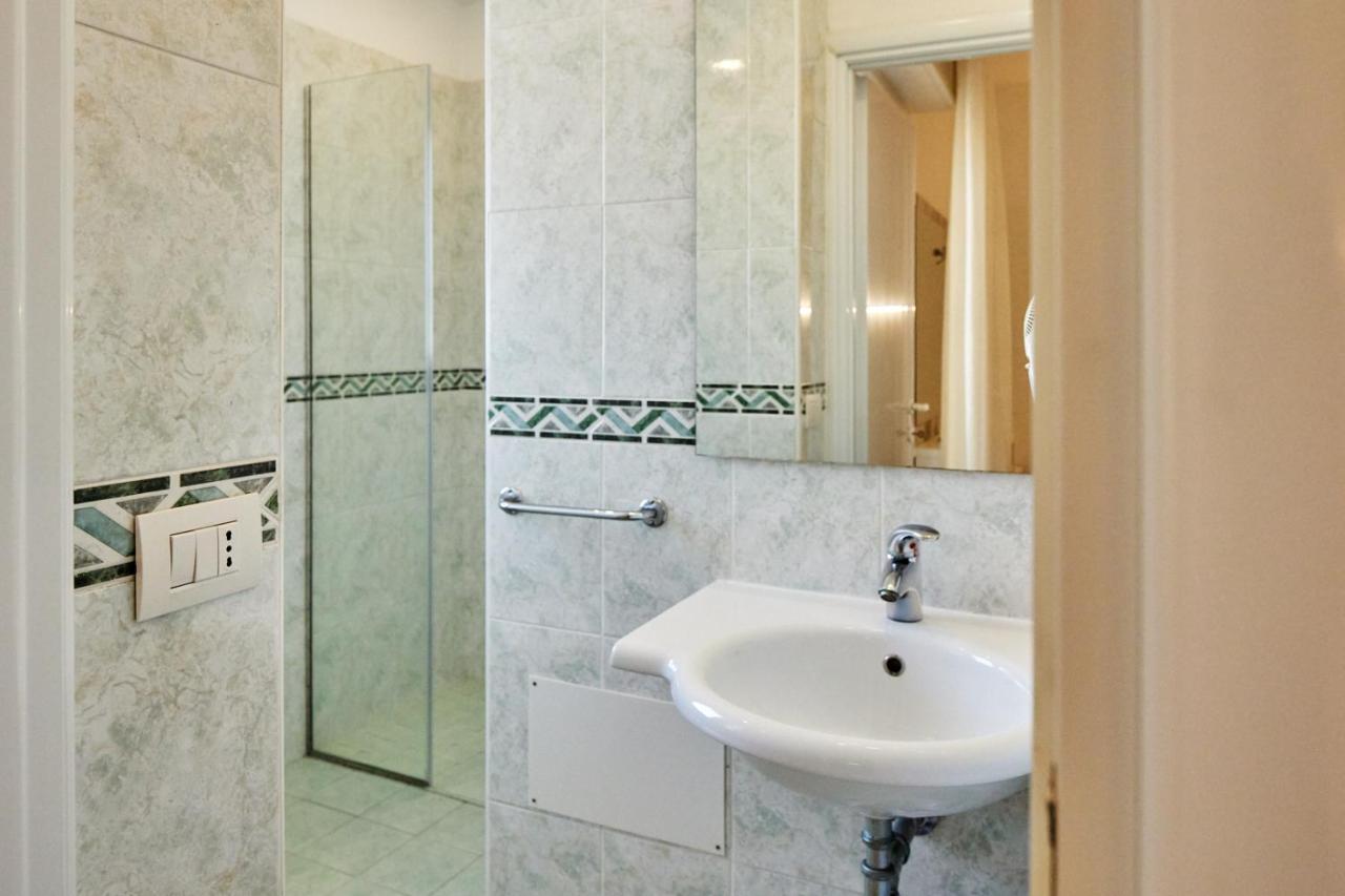 Hotel Imperiale Riccione Esterno foto
