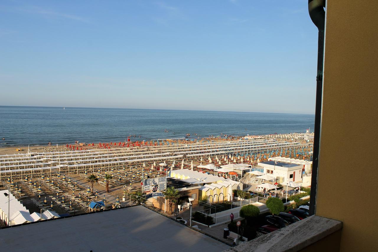 Hotel Imperiale Riccione Esterno foto