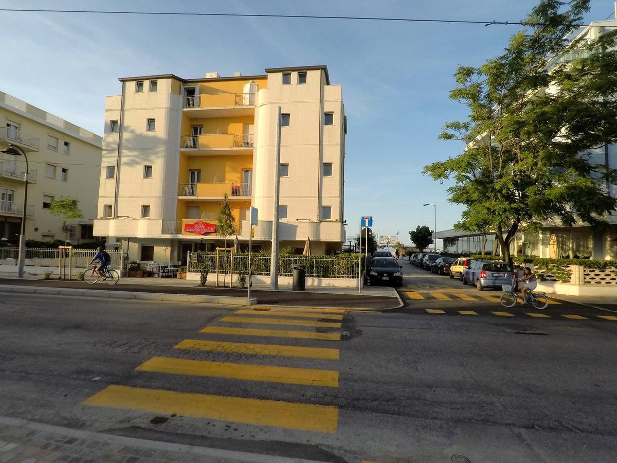 Hotel Imperiale Riccione Esterno foto