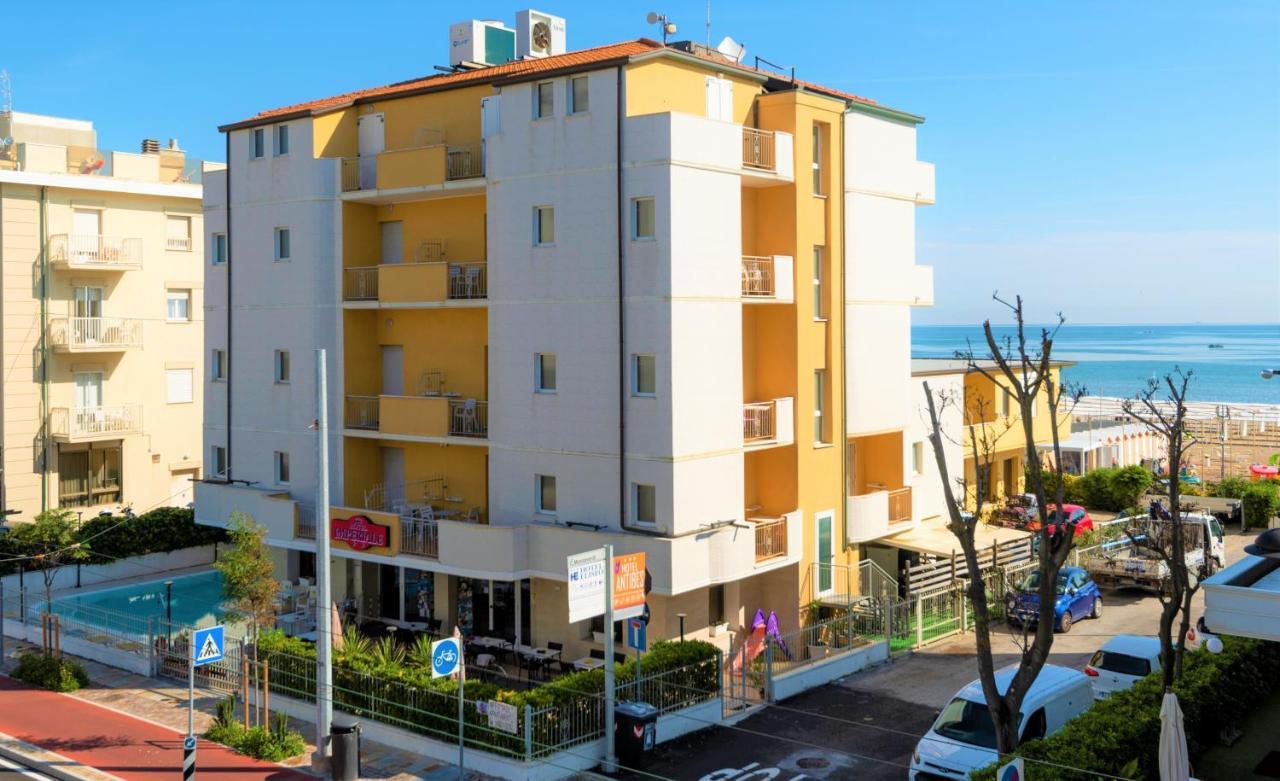 Hotel Imperiale Riccione Esterno foto